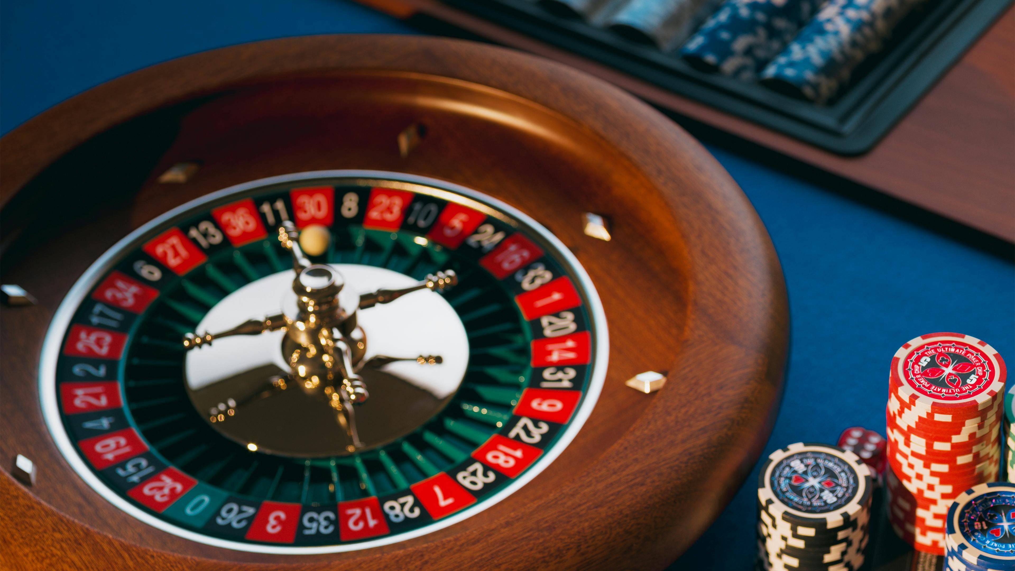 Antarmuka pemilihan meja Evolution Gaming dengan berbagai opsi blackjack